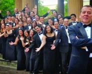 El Café Chorale es dirigido por el maestro David Ramírez y será acompañado por el pianista  Josué Ramírez.