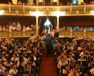 Niñas y niños de distintas escuelas del país  han sido convocados como invitados de honor para que disfruten de una actividad diferente y emocionante. 