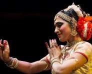 La bailarina Reddi Lakshmi es una talentosa artista nacida y criada en el estado Andhra Pradesh, localizado en el sur de la India. 