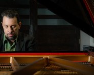 El pianista costarricense Manuel Matarrita realizó sus estudios musicales en  la Universidad de Costa Rica.