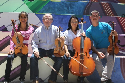 El Cuarteto Sinfónico se encuentra integrado por José Aurelio Castillo (I violín), Fernando Muñoz (II violín), Winnie Camila Berg (viola) y Patricia Herrera (violonchelo). 