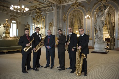 El saxofonista y director de la agrupación, Javier Valerio, destacó esta oportunidad como un reencuentro con grandes saxofonistas que han sido pupilos de Otto Vargas y que también han dejado huella en Sonsax a través de los años. 